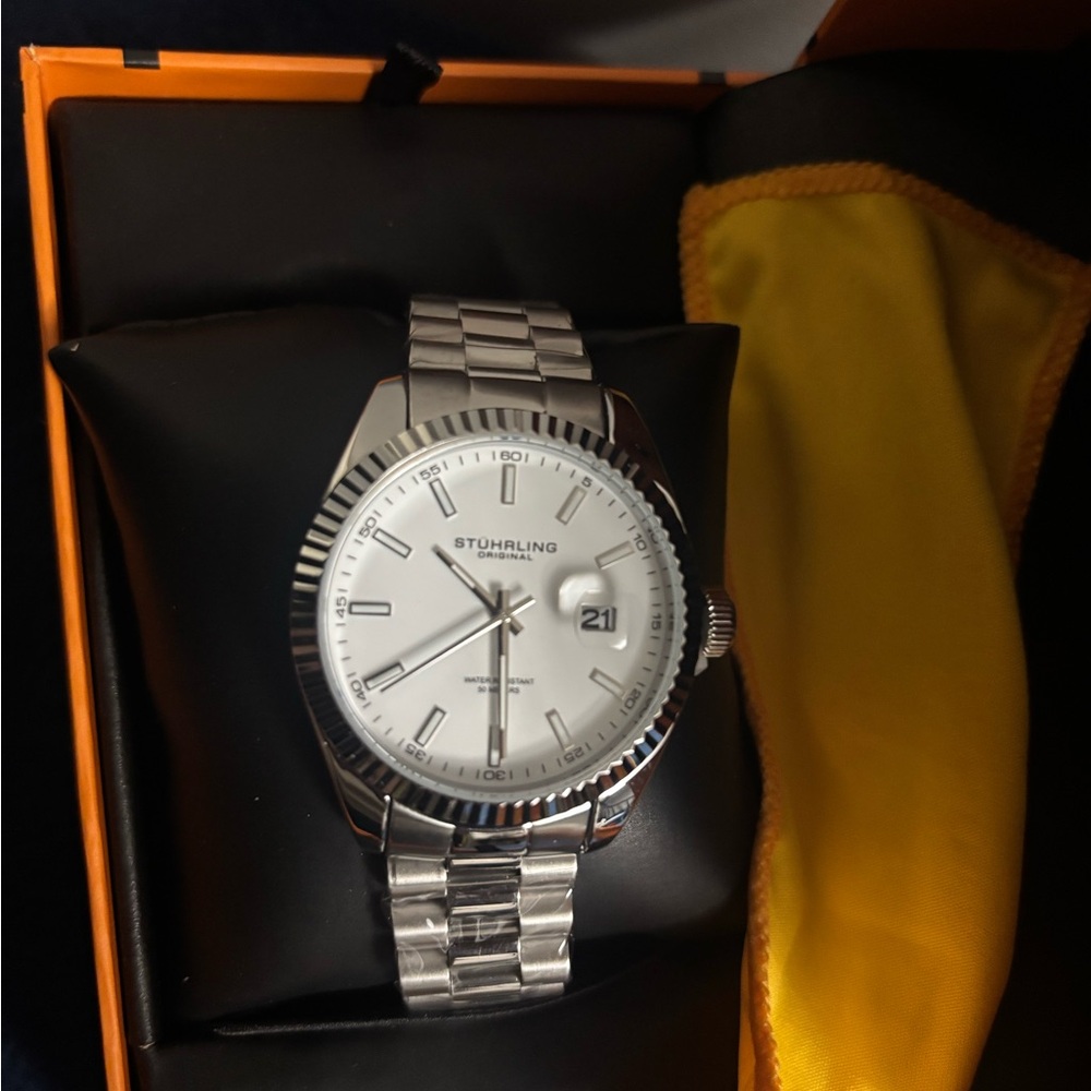 STΓHRLING Original
Lineage Classic 42mm Quartz Watch
